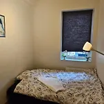 شقة Sjarmerende Leilighet I *