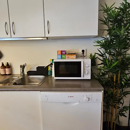 شقة Sjarmerende Leilighet I *